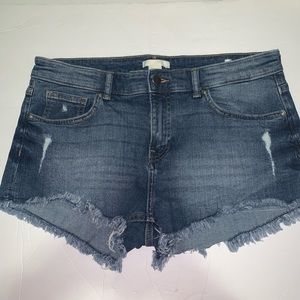 Distressed h&m shorts